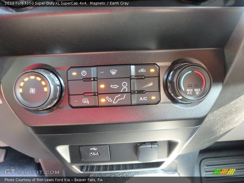 Controls of 2019 F350 Super Duty XL SuperCab 4x4