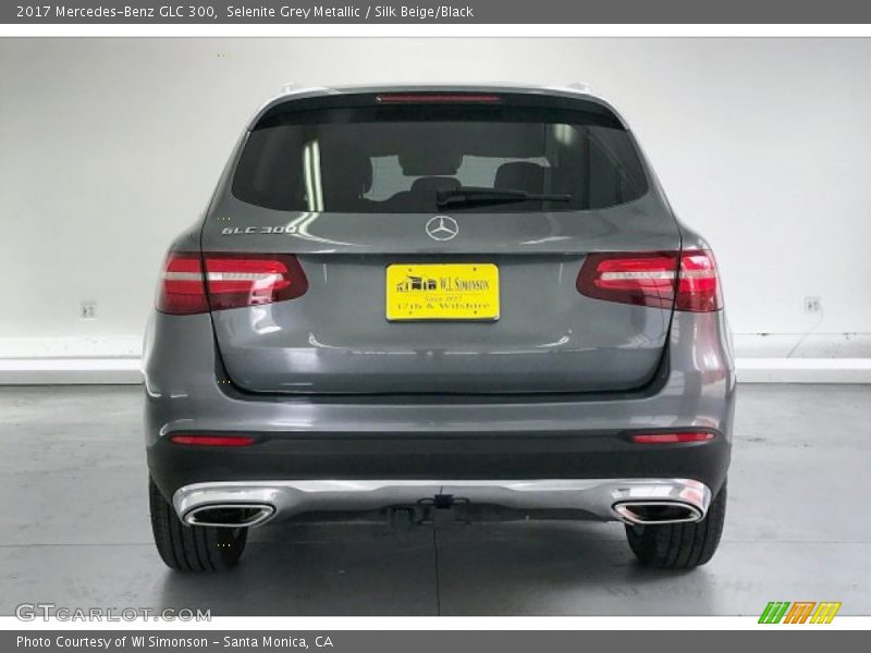 Selenite Grey Metallic / Silk Beige/Black 2017 Mercedes-Benz GLC 300