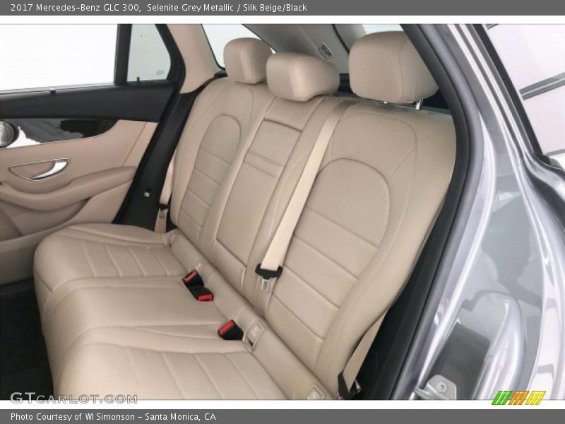 Selenite Grey Metallic / Silk Beige/Black 2017 Mercedes-Benz GLC 300