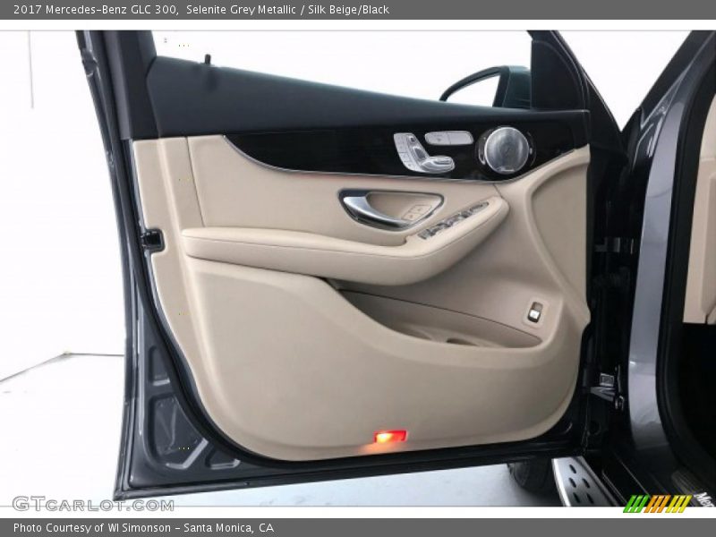 Selenite Grey Metallic / Silk Beige/Black 2017 Mercedes-Benz GLC 300