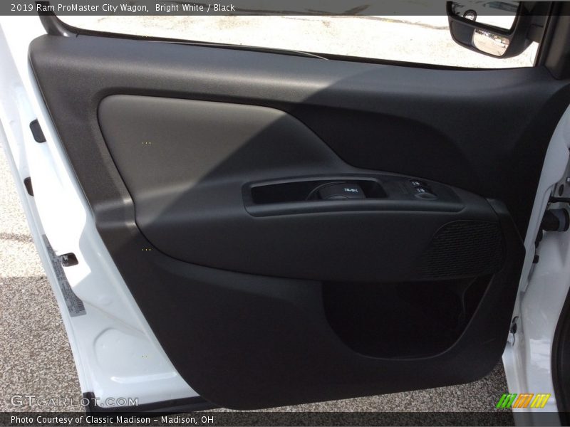Bright White / Black 2019 Ram ProMaster City Wagon