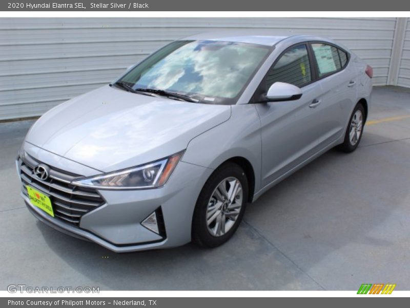 Front 3/4 View of 2020 Elantra SEL