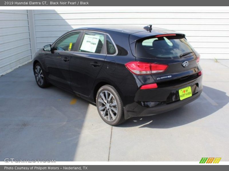 Black Noir Pearl / Black 2019 Hyundai Elantra GT