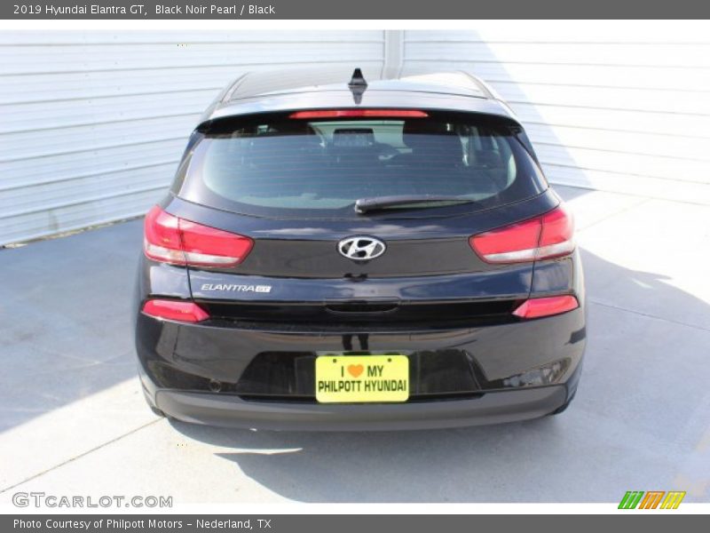 Black Noir Pearl / Black 2019 Hyundai Elantra GT