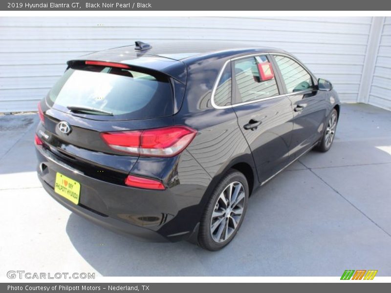 Black Noir Pearl / Black 2019 Hyundai Elantra GT
