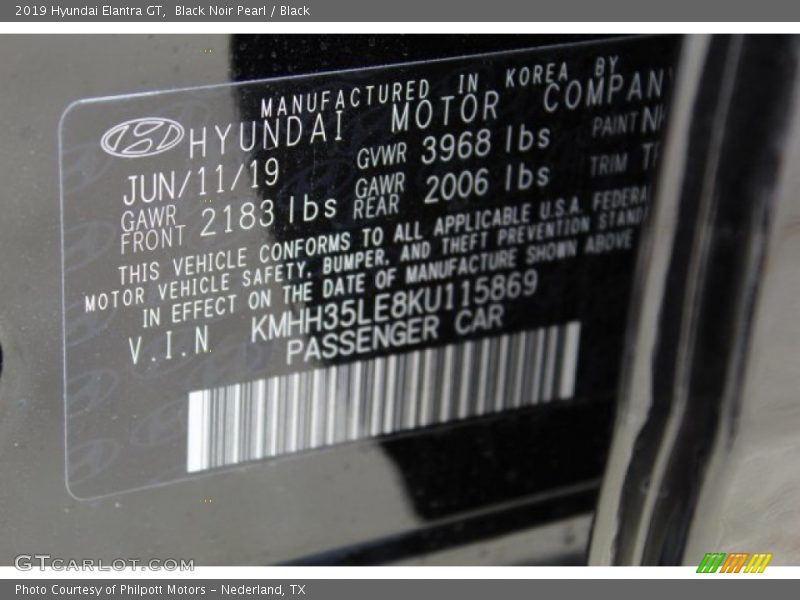 Black Noir Pearl / Black 2019 Hyundai Elantra GT