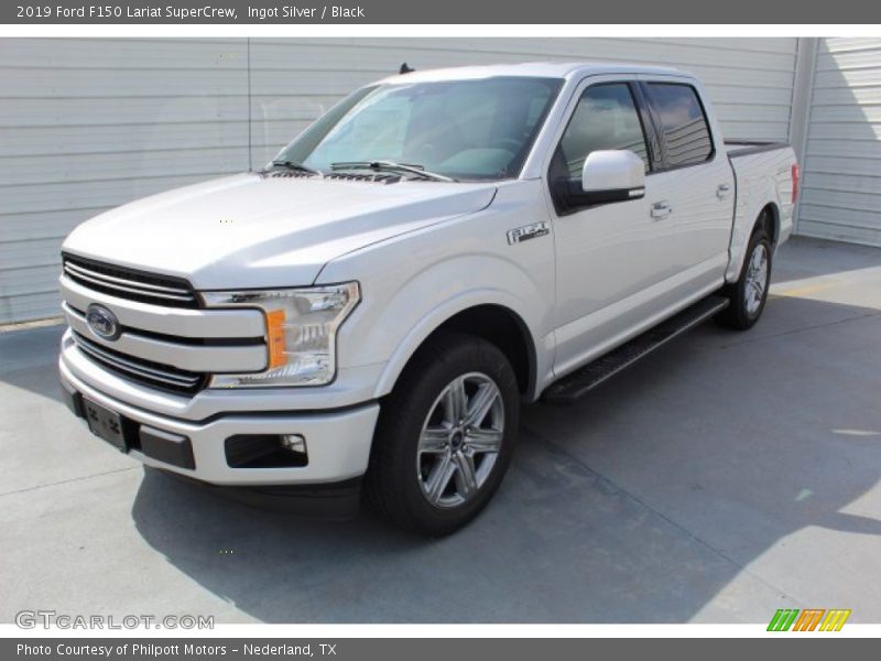 Front 3/4 View of 2019 F150 Lariat SuperCrew