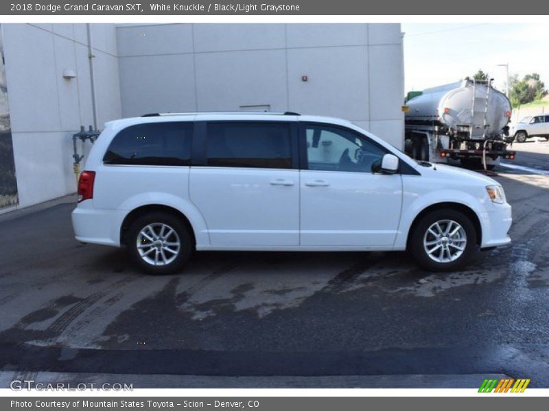 White Knuckle / Black/Light Graystone 2018 Dodge Grand Caravan SXT