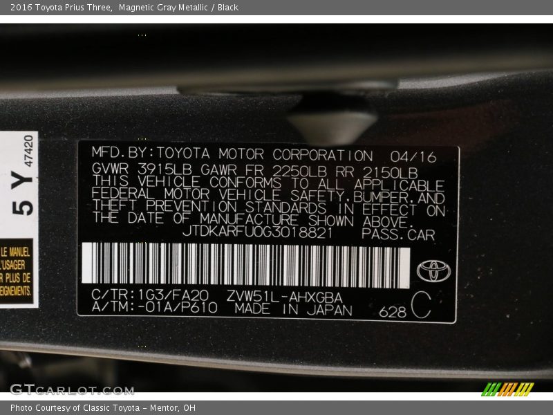 Magnetic Gray Metallic / Black 2016 Toyota Prius Three