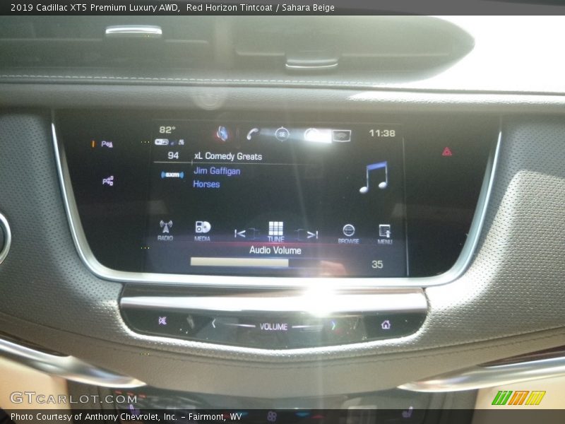 Red Horizon Tintcoat / Sahara Beige 2019 Cadillac XT5 Premium Luxury AWD