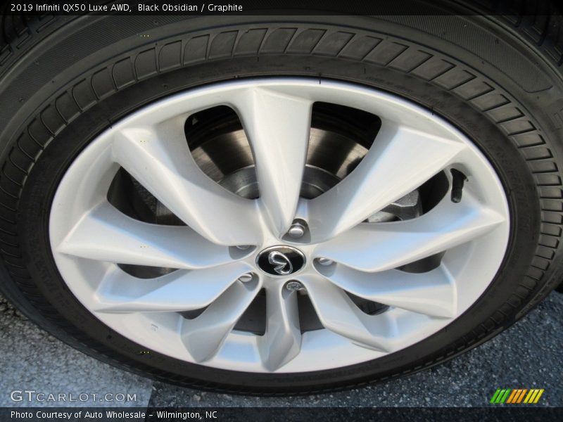 Black Obsidian / Graphite 2019 Infiniti QX50 Luxe AWD