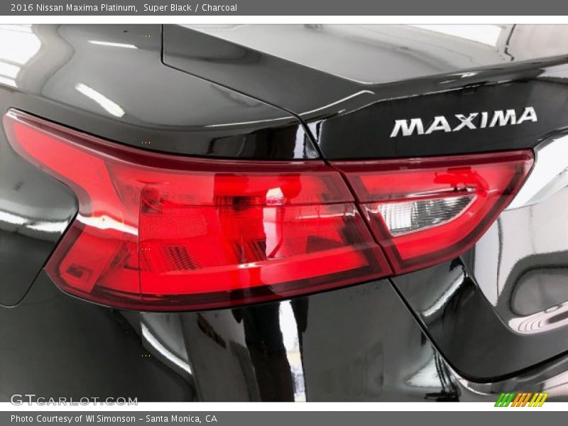 Super Black / Charcoal 2016 Nissan Maxima Platinum