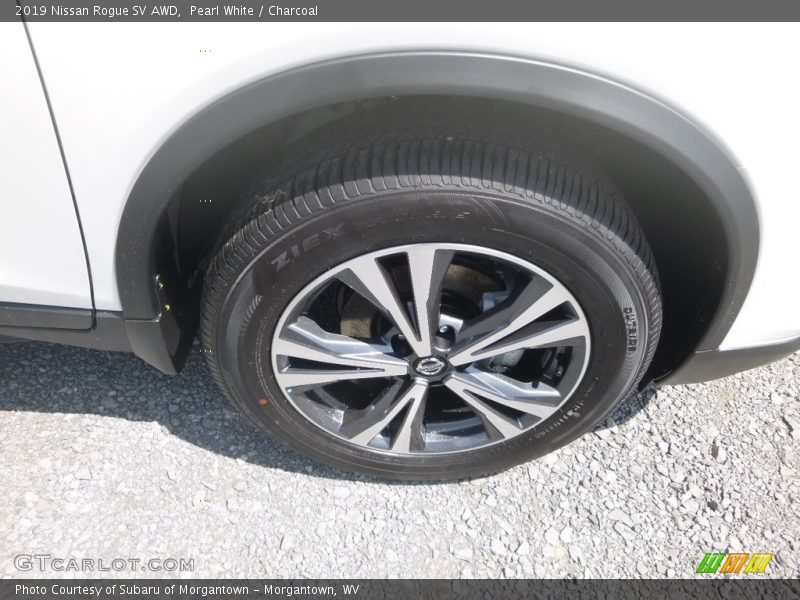  2019 Rogue SV AWD Wheel