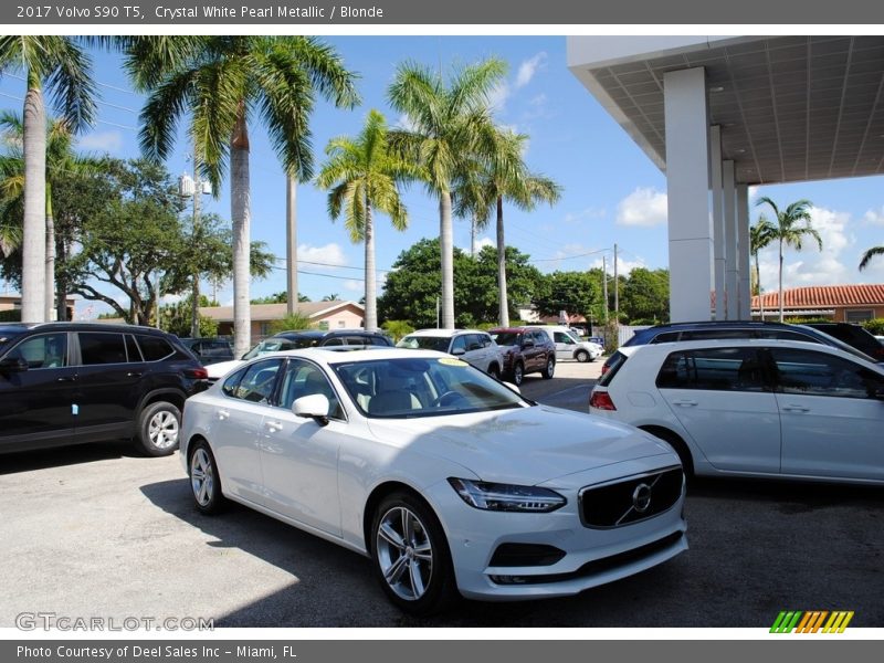 Crystal White Pearl Metallic / Blonde 2017 Volvo S90 T5