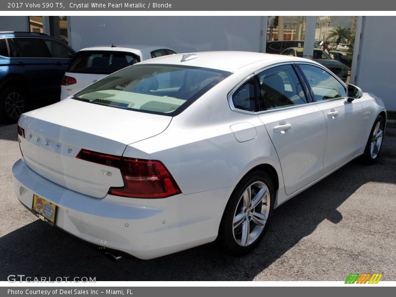 Crystal White Pearl Metallic / Blonde 2017 Volvo S90 T5