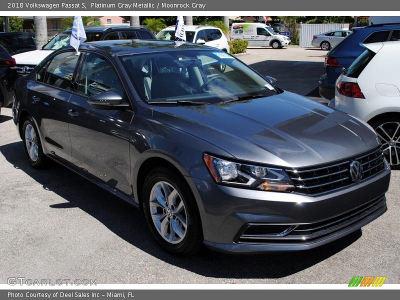 Platinum Gray Metallic / Moonrock Gray 2018 Volkswagen Passat S