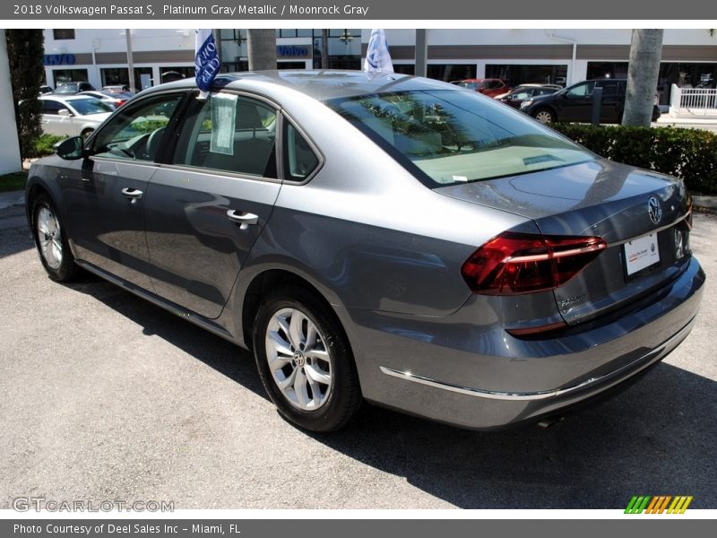 Platinum Gray Metallic / Moonrock Gray 2018 Volkswagen Passat S