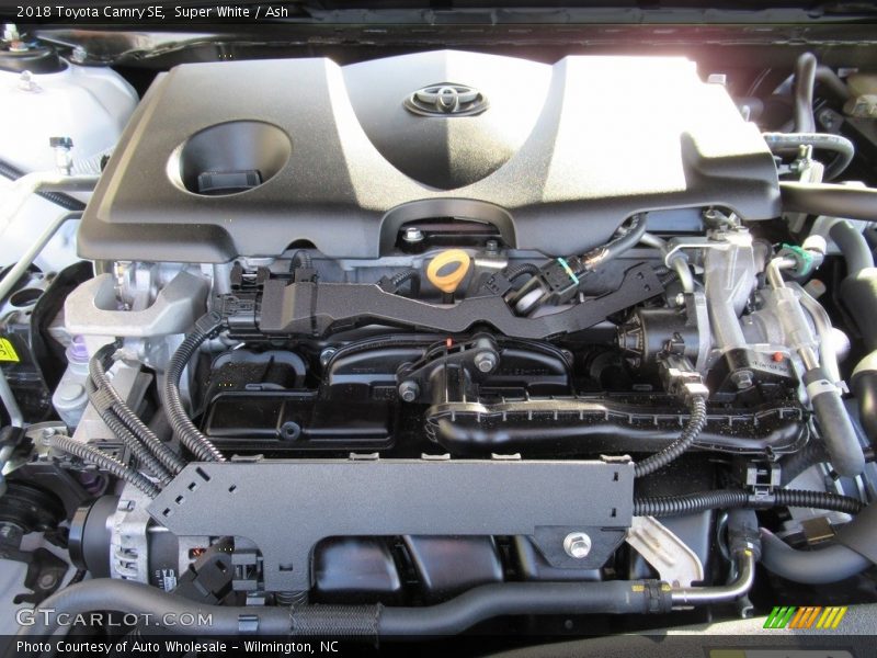 Super White / Ash 2018 Toyota Camry SE