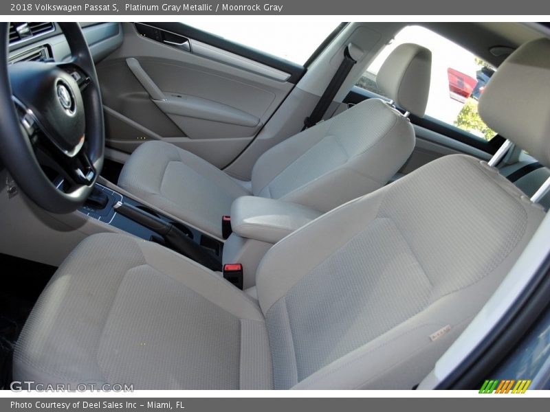 Platinum Gray Metallic / Moonrock Gray 2018 Volkswagen Passat S