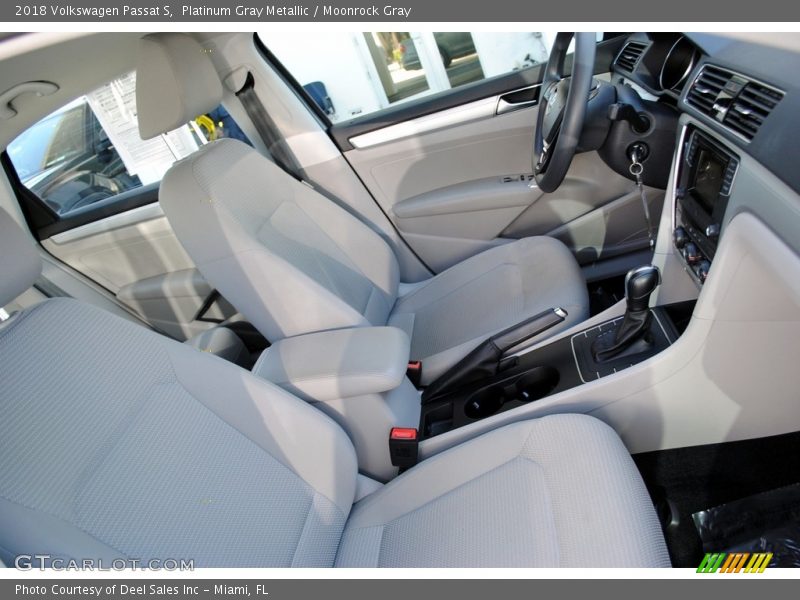 Platinum Gray Metallic / Moonrock Gray 2018 Volkswagen Passat S