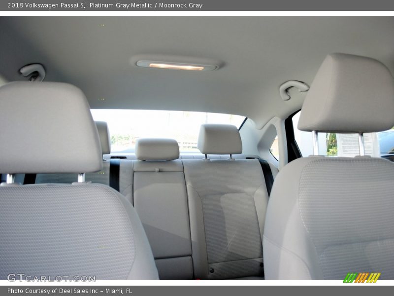 Platinum Gray Metallic / Moonrock Gray 2018 Volkswagen Passat S