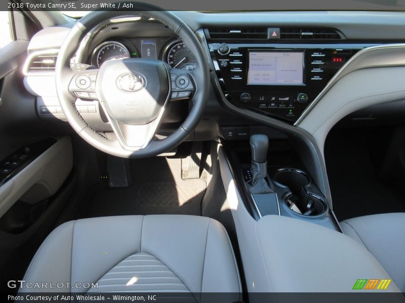Super White / Ash 2018 Toyota Camry SE
