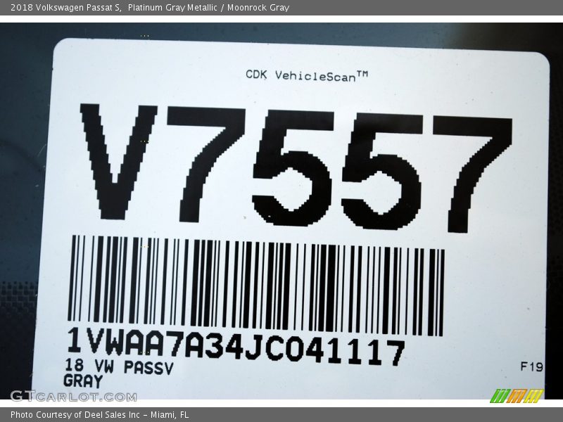 Platinum Gray Metallic / Moonrock Gray 2018 Volkswagen Passat S
