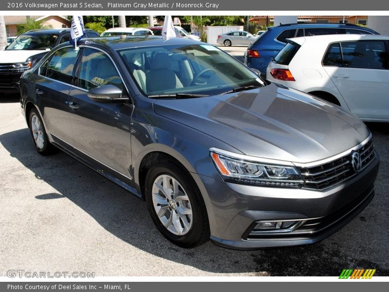 Platinum Gray Metallic / Moonrock Gray 2016 Volkswagen Passat S Sedan