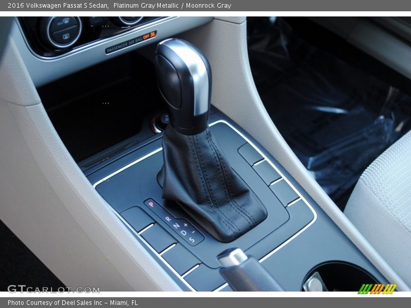 Platinum Gray Metallic / Moonrock Gray 2016 Volkswagen Passat S Sedan
