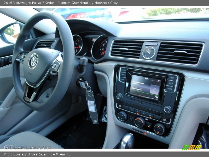 Platinum Gray Metallic / Moonrock Gray 2016 Volkswagen Passat S Sedan
