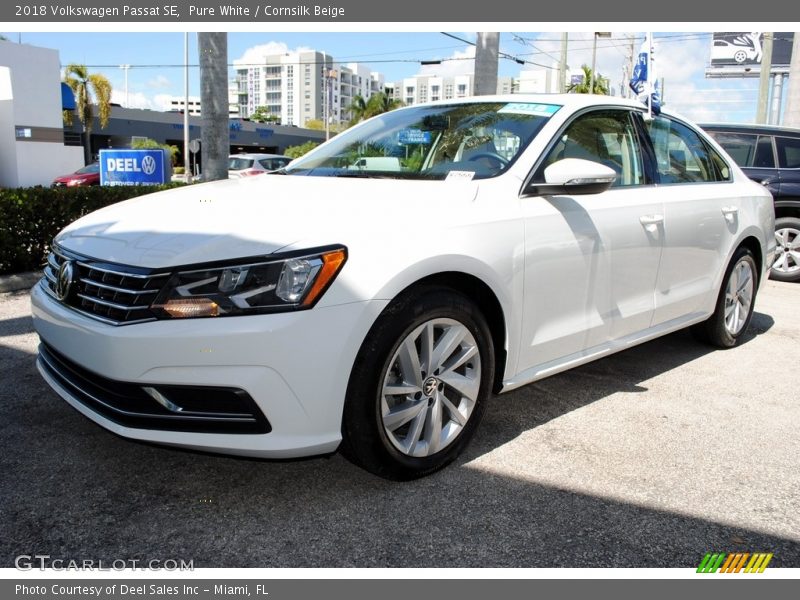 Pure White / Cornsilk Beige 2018 Volkswagen Passat SE