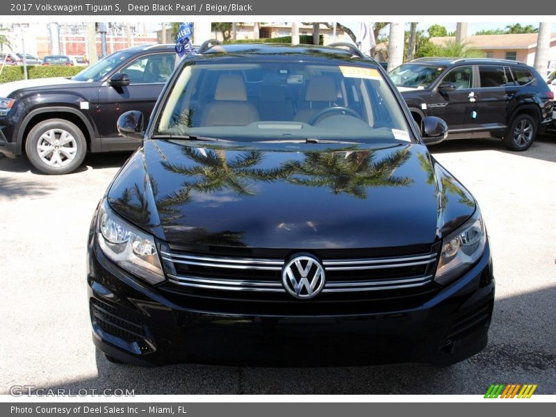 Deep Black Pearl / Beige/Black 2017 Volkswagen Tiguan S