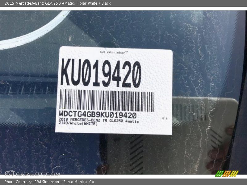 Polar White / Black 2019 Mercedes-Benz GLA 250 4Matic