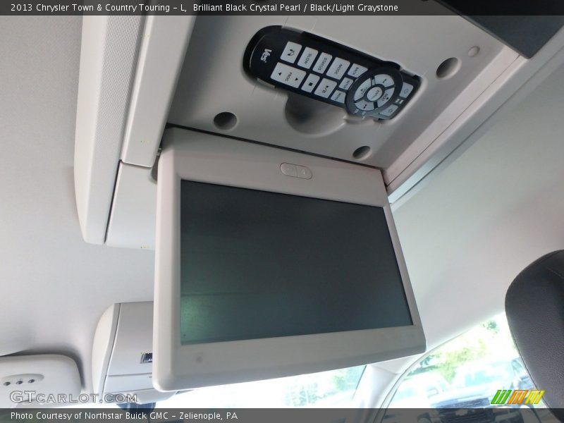 Brilliant Black Crystal Pearl / Black/Light Graystone 2013 Chrysler Town & Country Touring - L