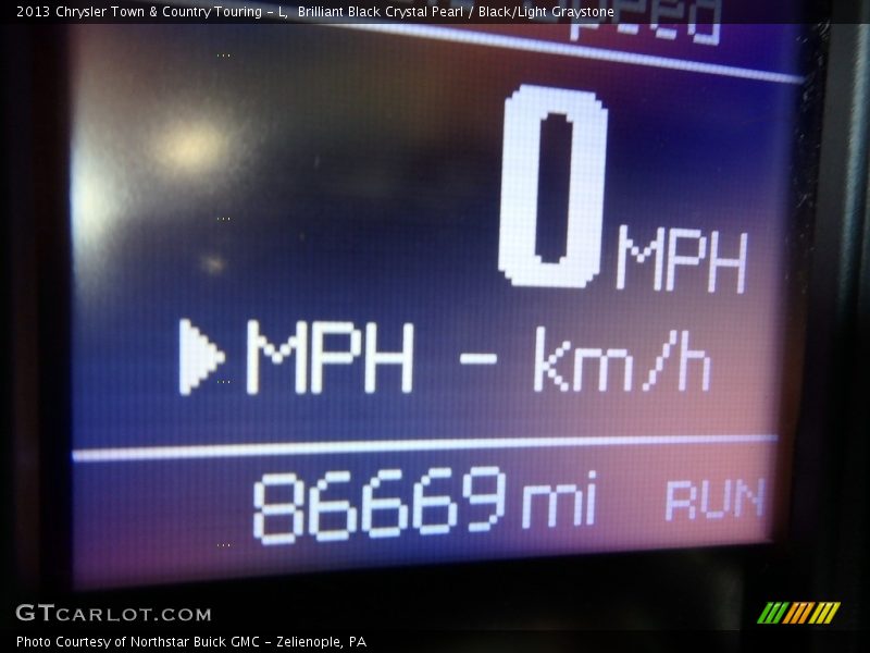 Brilliant Black Crystal Pearl / Black/Light Graystone 2013 Chrysler Town & Country Touring - L