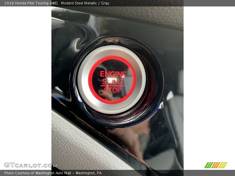 Modern Steel Metallic / Gray 2019 Honda Pilot Touring AWD