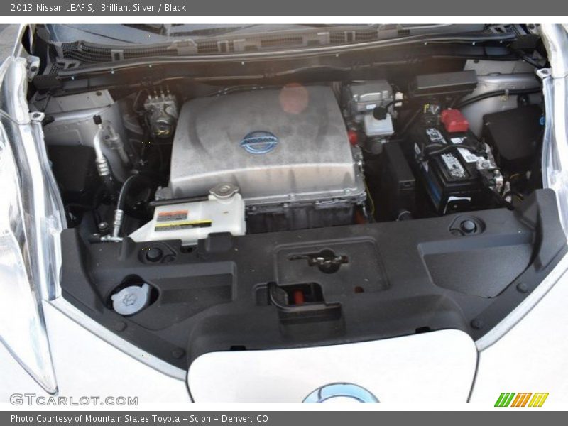 Brilliant Silver / Black 2013 Nissan LEAF S