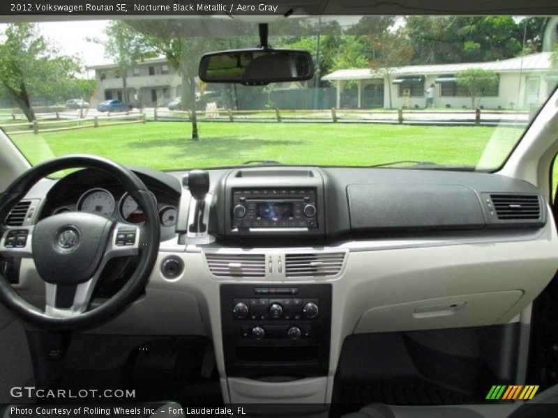 Nocturne Black Metallic / Aero Gray 2012 Volkswagen Routan SE