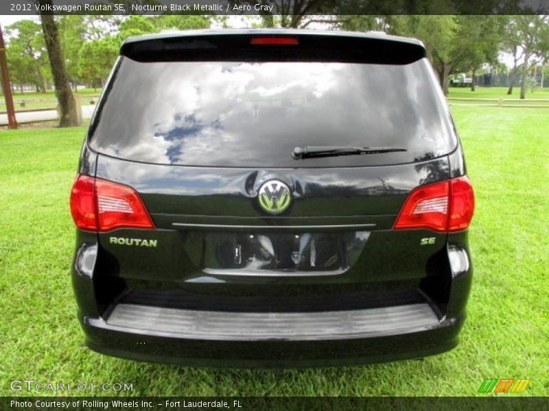 Nocturne Black Metallic / Aero Gray 2012 Volkswagen Routan SE