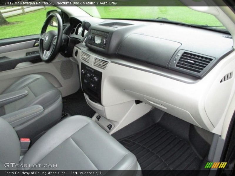 Nocturne Black Metallic / Aero Gray 2012 Volkswagen Routan SE