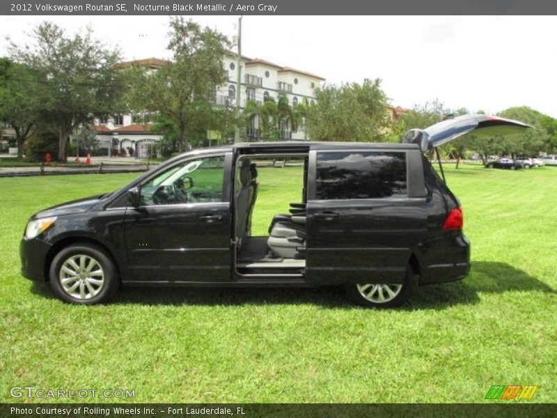 Nocturne Black Metallic / Aero Gray 2012 Volkswagen Routan SE