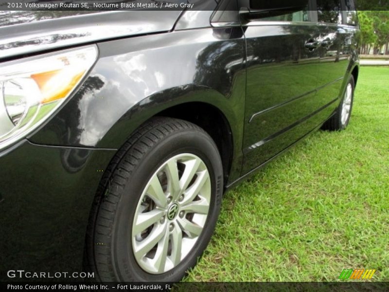 Nocturne Black Metallic / Aero Gray 2012 Volkswagen Routan SE