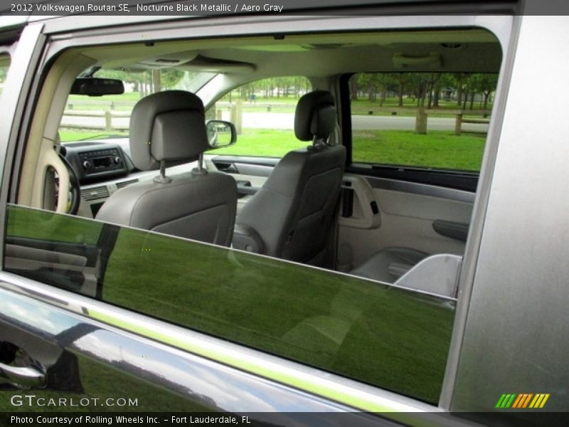 Nocturne Black Metallic / Aero Gray 2012 Volkswagen Routan SE