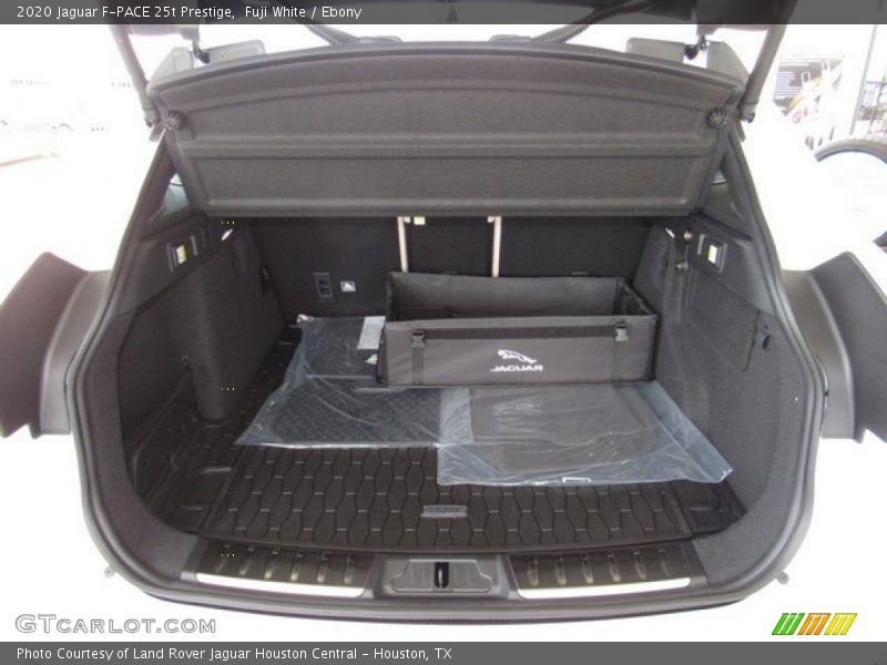 Fuji White / Ebony 2020 Jaguar F-PACE 25t Prestige