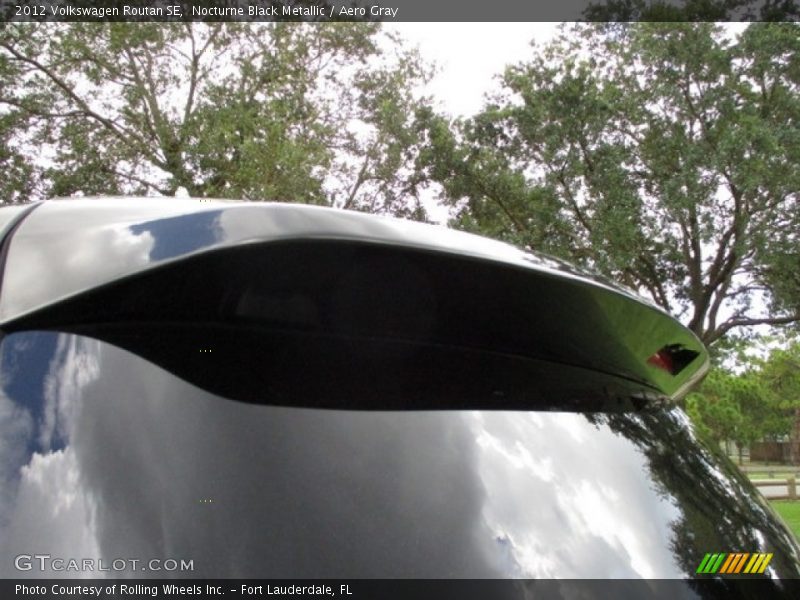 Nocturne Black Metallic / Aero Gray 2012 Volkswagen Routan SE
