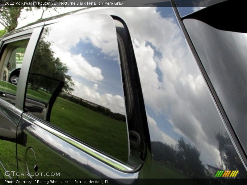 Nocturne Black Metallic / Aero Gray 2012 Volkswagen Routan SE