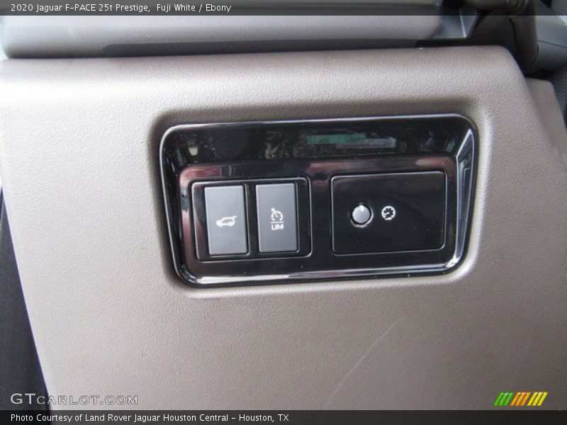 Fuji White / Ebony 2020 Jaguar F-PACE 25t Prestige
