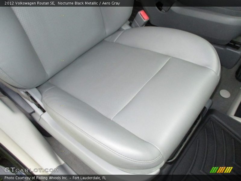 Nocturne Black Metallic / Aero Gray 2012 Volkswagen Routan SE