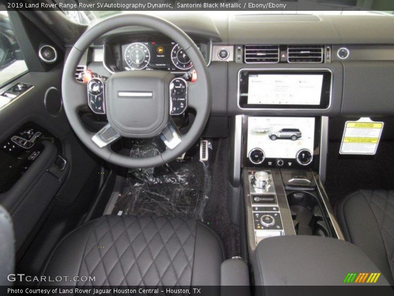 Dashboard of 2019 Range Rover SVAutobiography Dynamic
