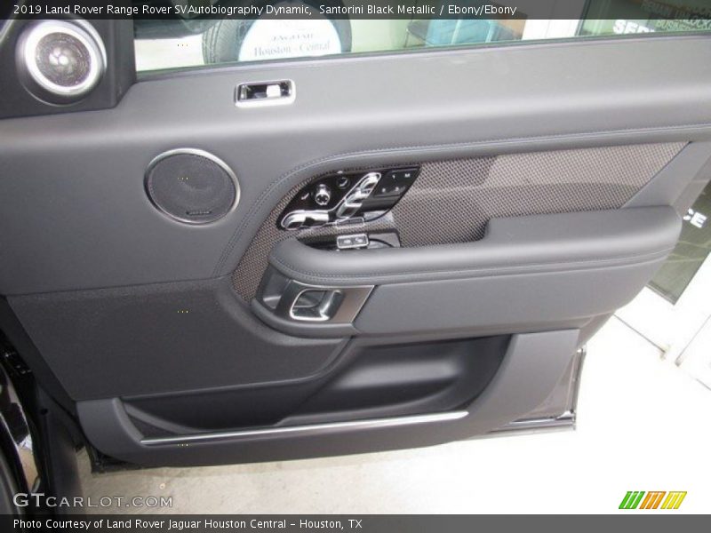 Door Panel of 2019 Range Rover SVAutobiography Dynamic